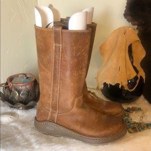 Chaco boots 8.5 (2437)